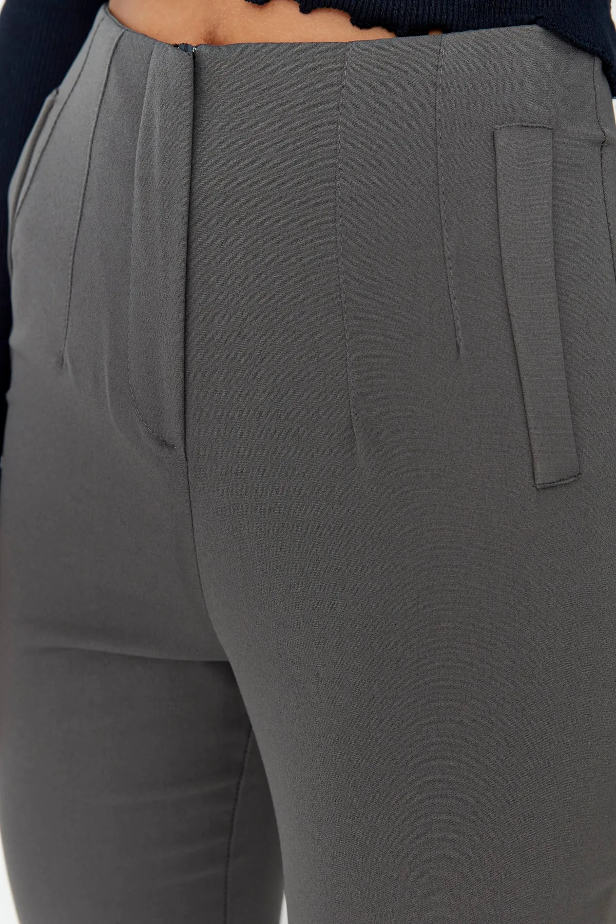 Trendyol Collection  Anthrazitfarbene, zigarettengemusterte, gewebte Hose mit hoher Taille und knöchellangem Abnäher TWOSS20PL0515