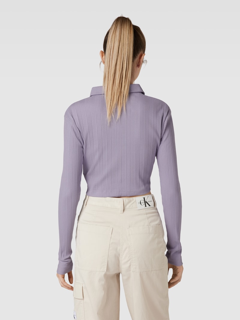 Cropped Strickjacke mit Label-Patch Modell 'BADGE ELONGATED' in lavendel