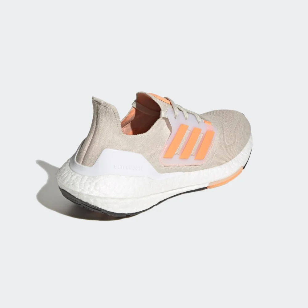 adidas Ultraboost 22 gx6666 / grau