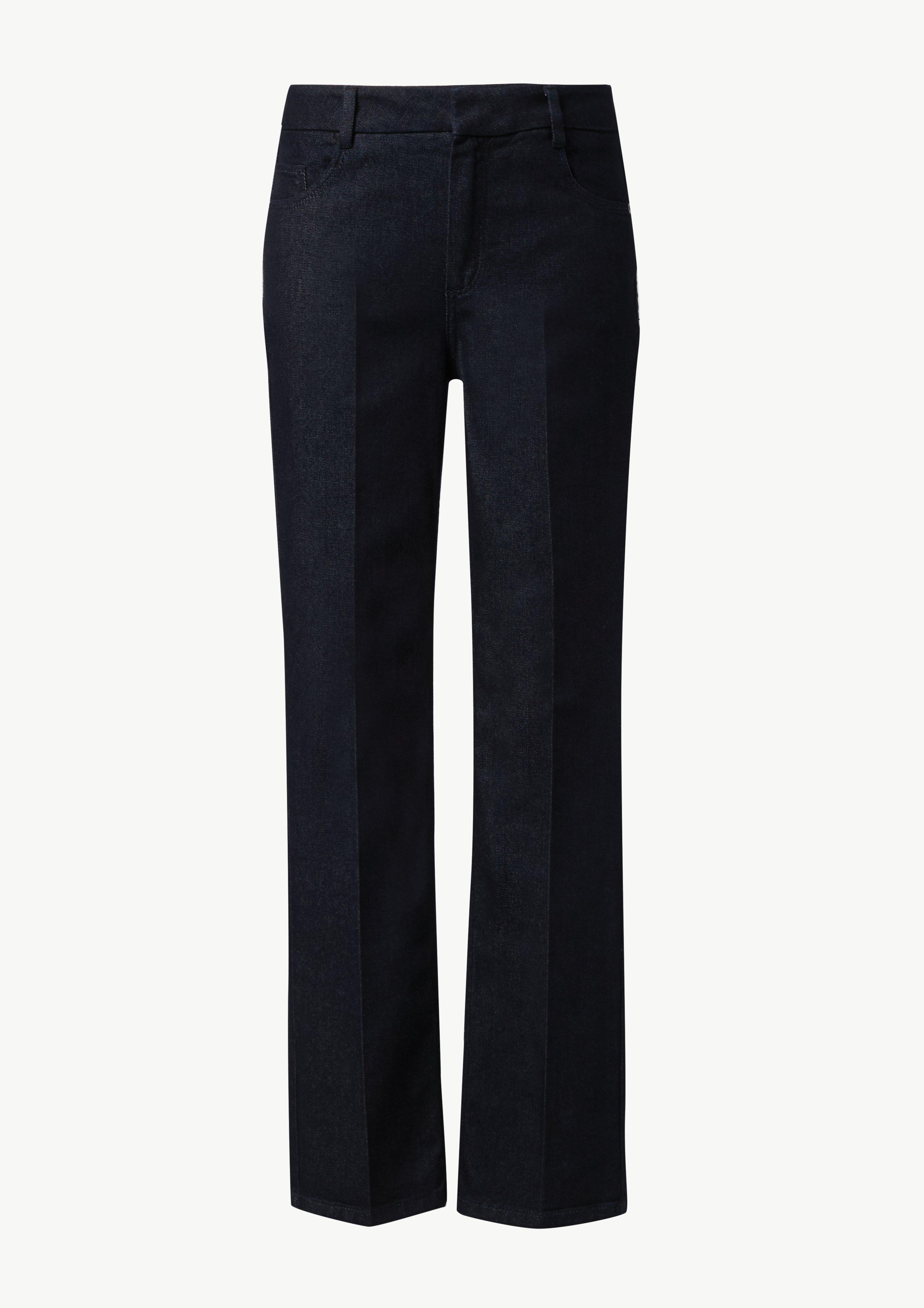 Elastische Jeans in dunkler Waschung mit Bügelfalten - navy