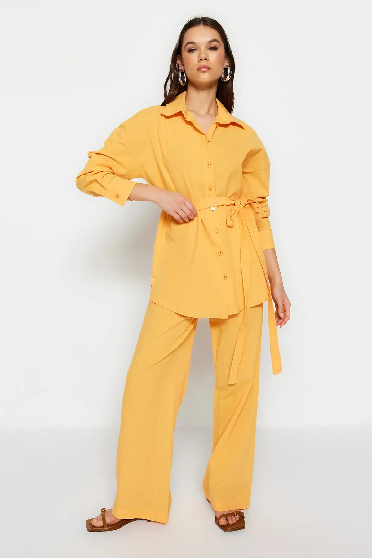 Trendyol Collection  Oranges gewebtes Oberteil-Unterteil mit Knoten TWOSS23AU00072