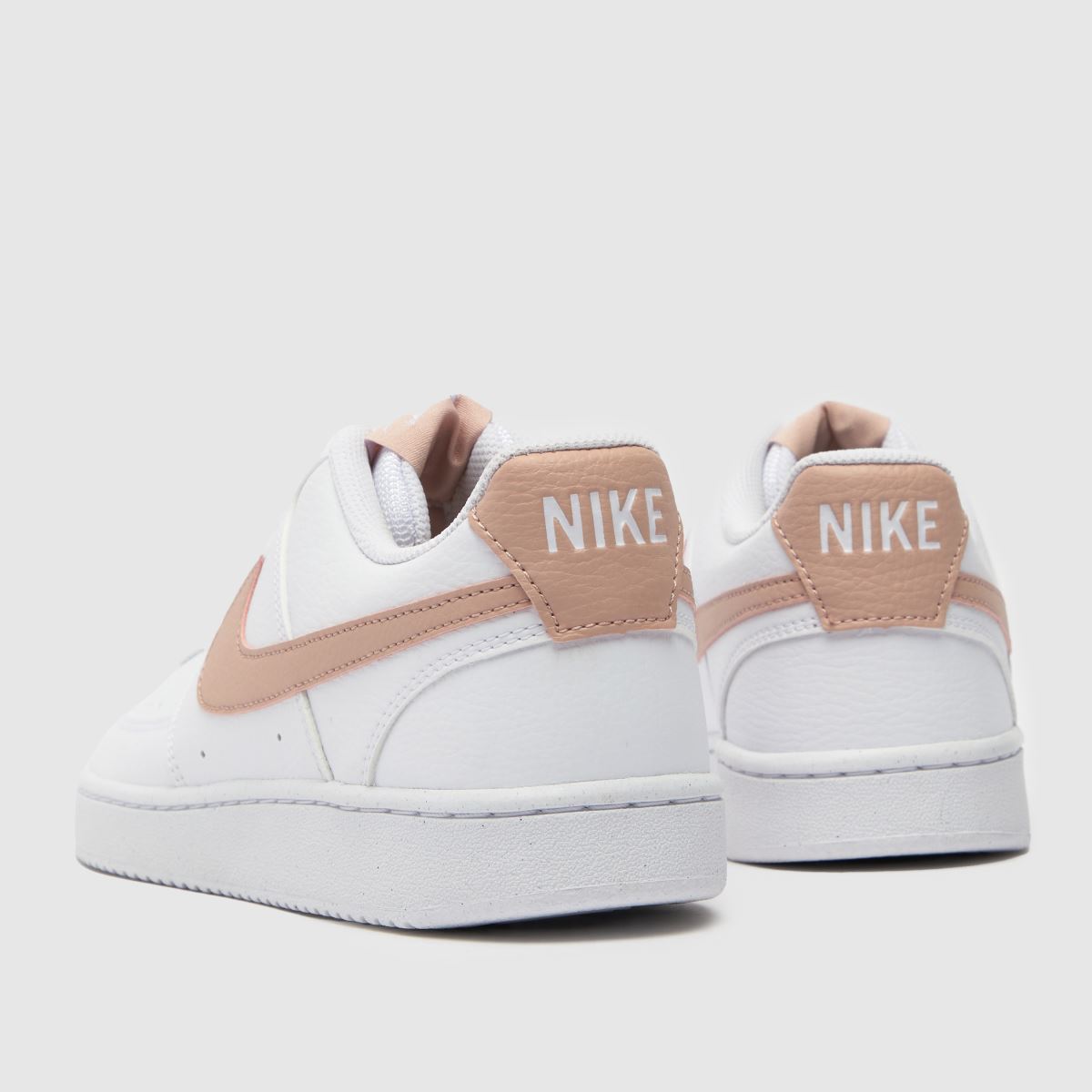 Nike Court Vision Next Nature – Vita och rosa träningsskor