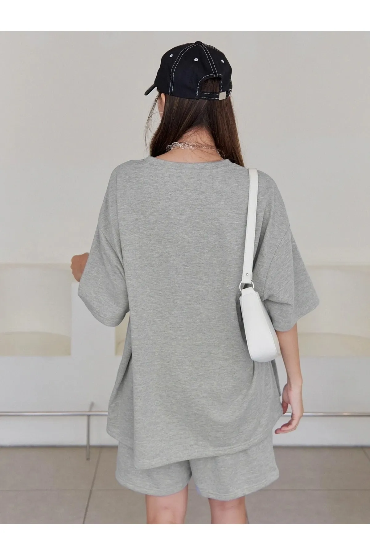 Know  Graues, bedrucktes Oversize-Shorts-Set für Damen