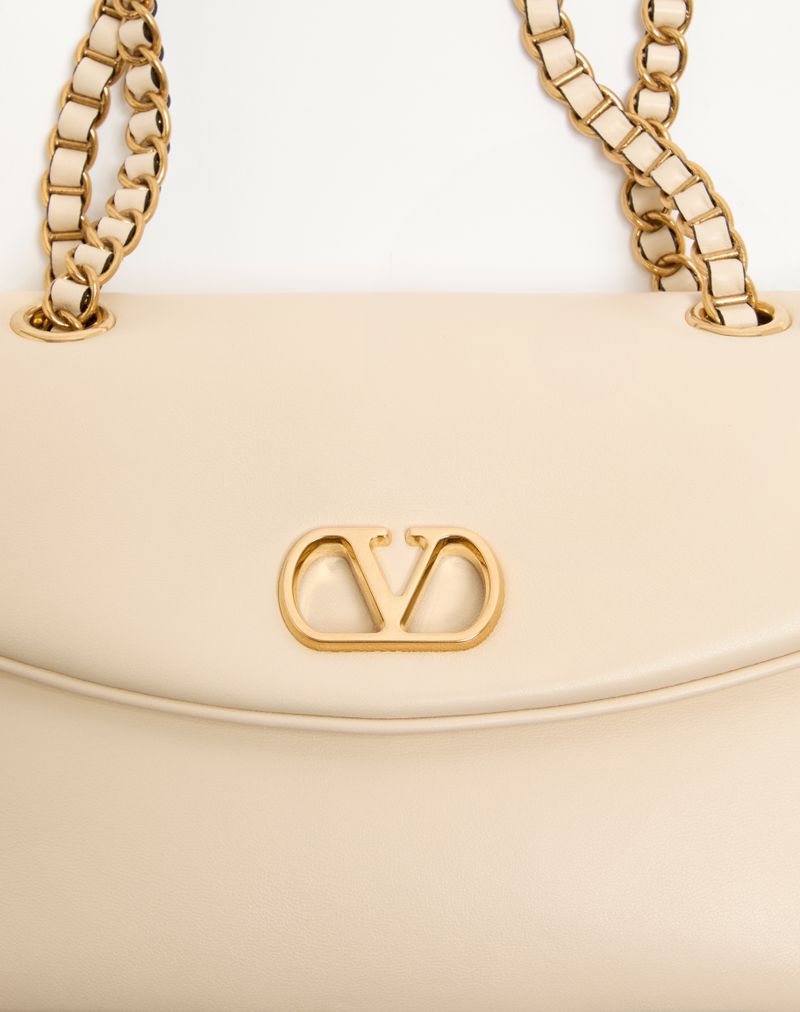Bolsa Valentino Garavani Djuna com corrente média em couro napa