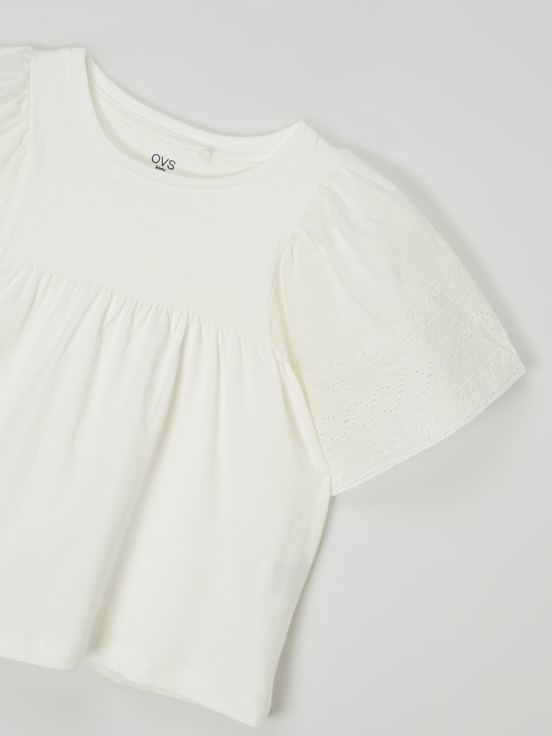 T-Shirt mit Kontrastborten in offwhite