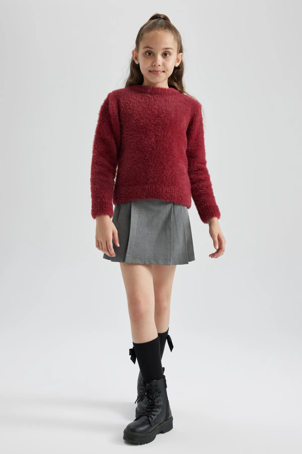DeFacto  Strickpullover für Mädchen mit normaler Passform und Rundhalsausschnitt