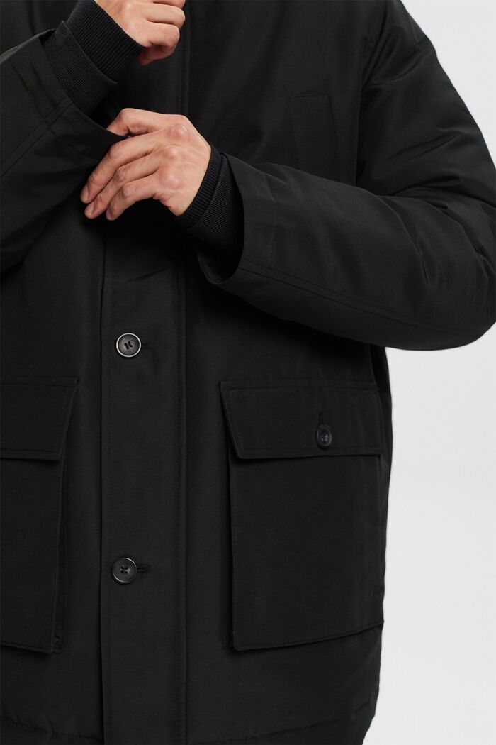 Daunenjacke mit Kapuze