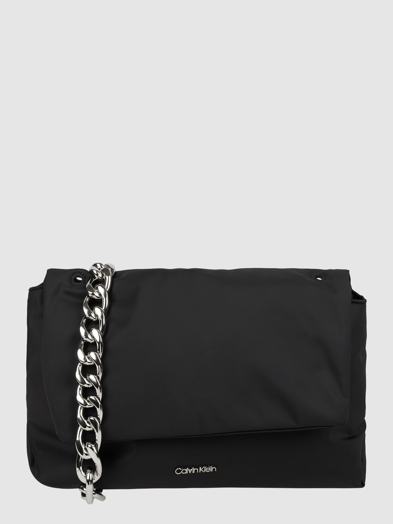 Handtasche mit Kettenriemen in schwarz
