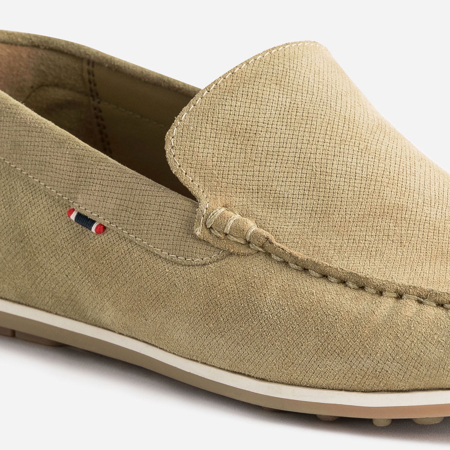 Mocassin beige en cuir velours