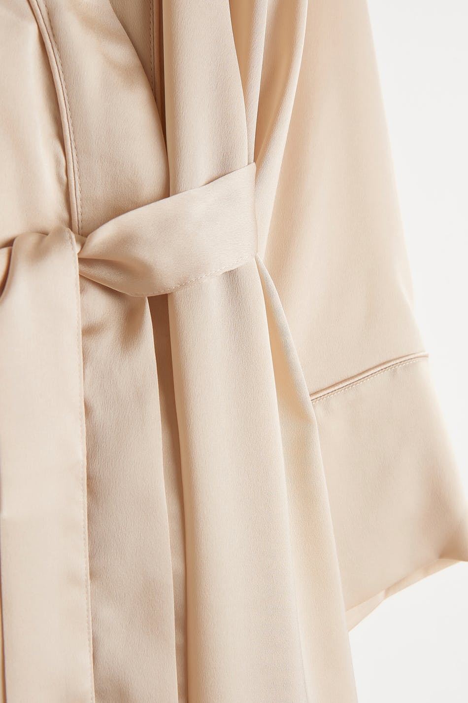 Nicole satin robe