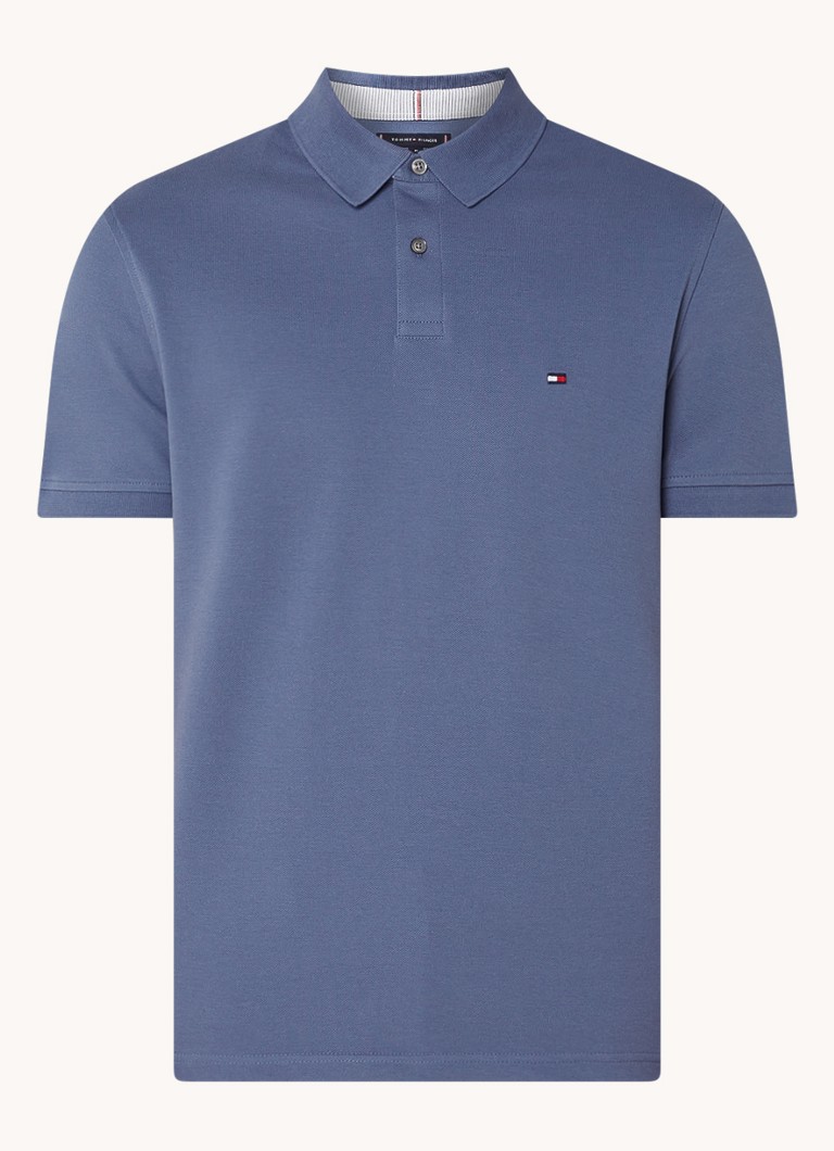 Polo Tommy Hilfiger Core de corte regular, confeccionada em piqué de algodão com bordado do logotipo.