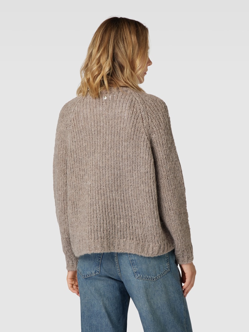 Strickpullover mit Rundhalsausschnitt und Raglanärmeln in taupe