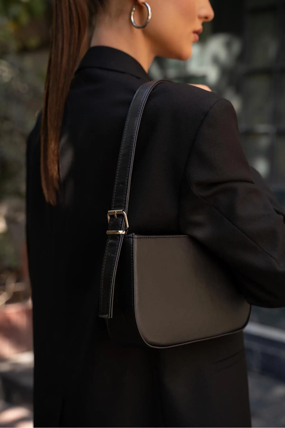 Madamra  Schwarze Baguette-Tasche für Damen mit Gürtelriemen