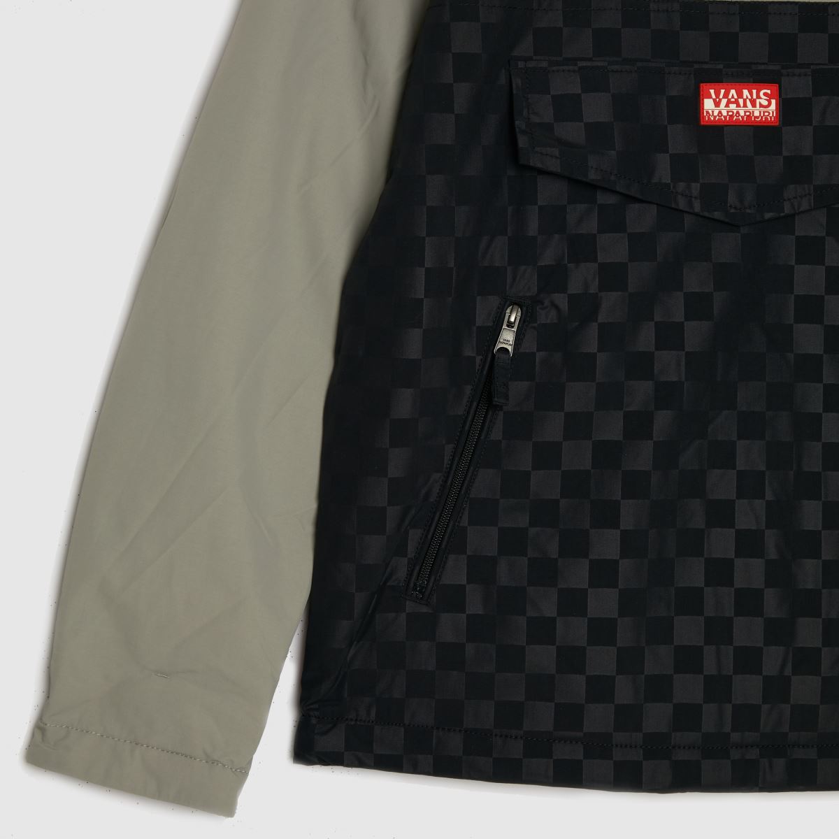 Vans Napapijri-jacka i svart och grått