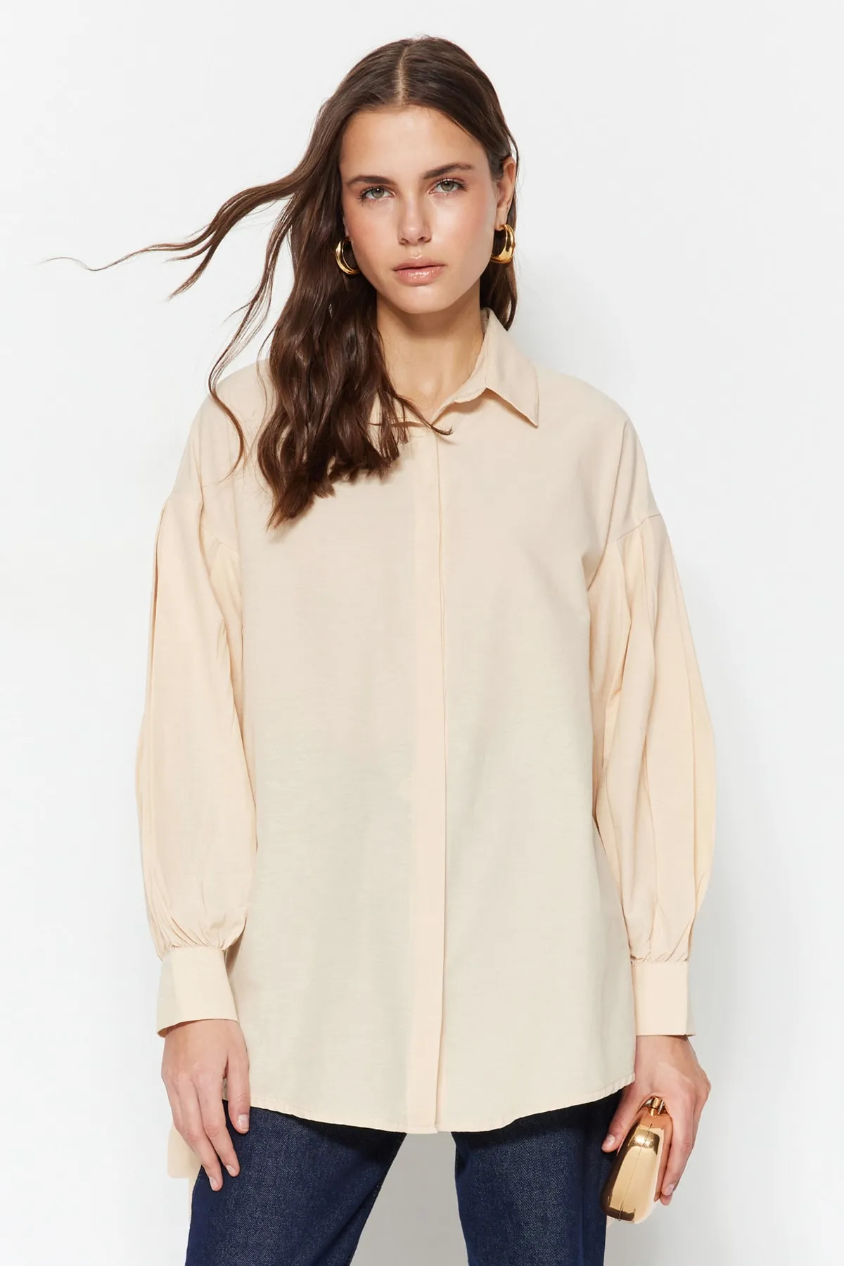 Trendyol Modest  Gewebtes Baumwollhemd mit steinbesetztem Bindedetail auf der Rückseite, Accessoires TCTSS23TG00109