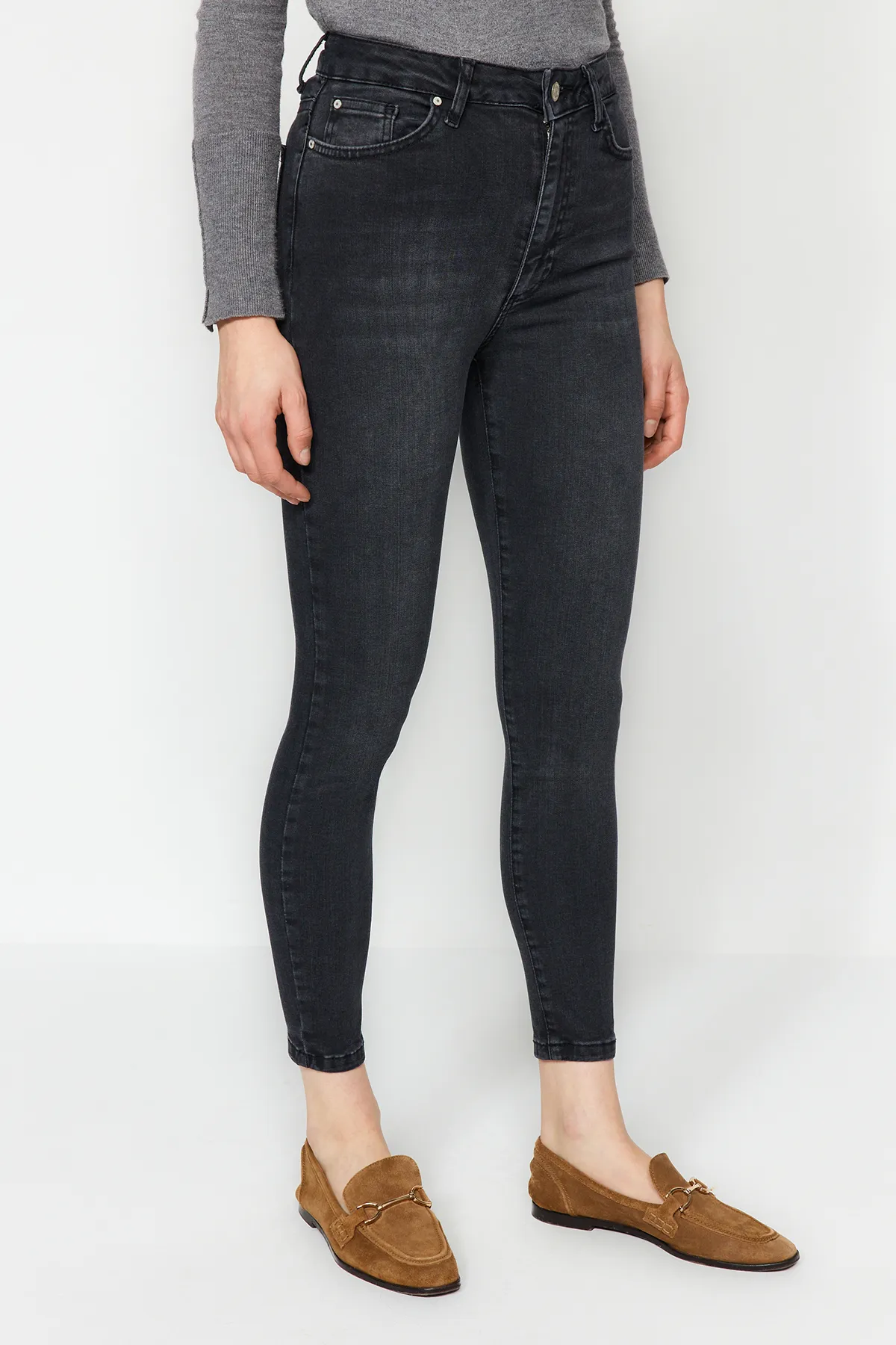 Trendyol Collection  Schwarze High Waist Skinny Jeans in Einheitsgröße TWOAW24JE00277