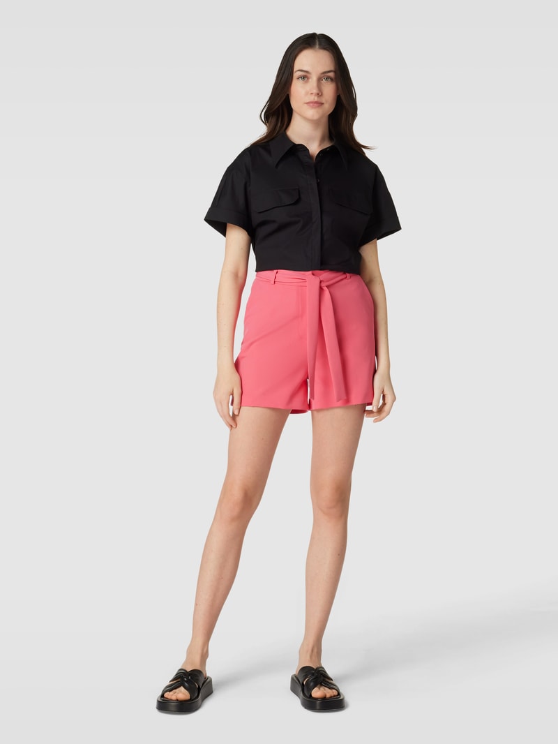 Shorts mit Bindegürtel in pink