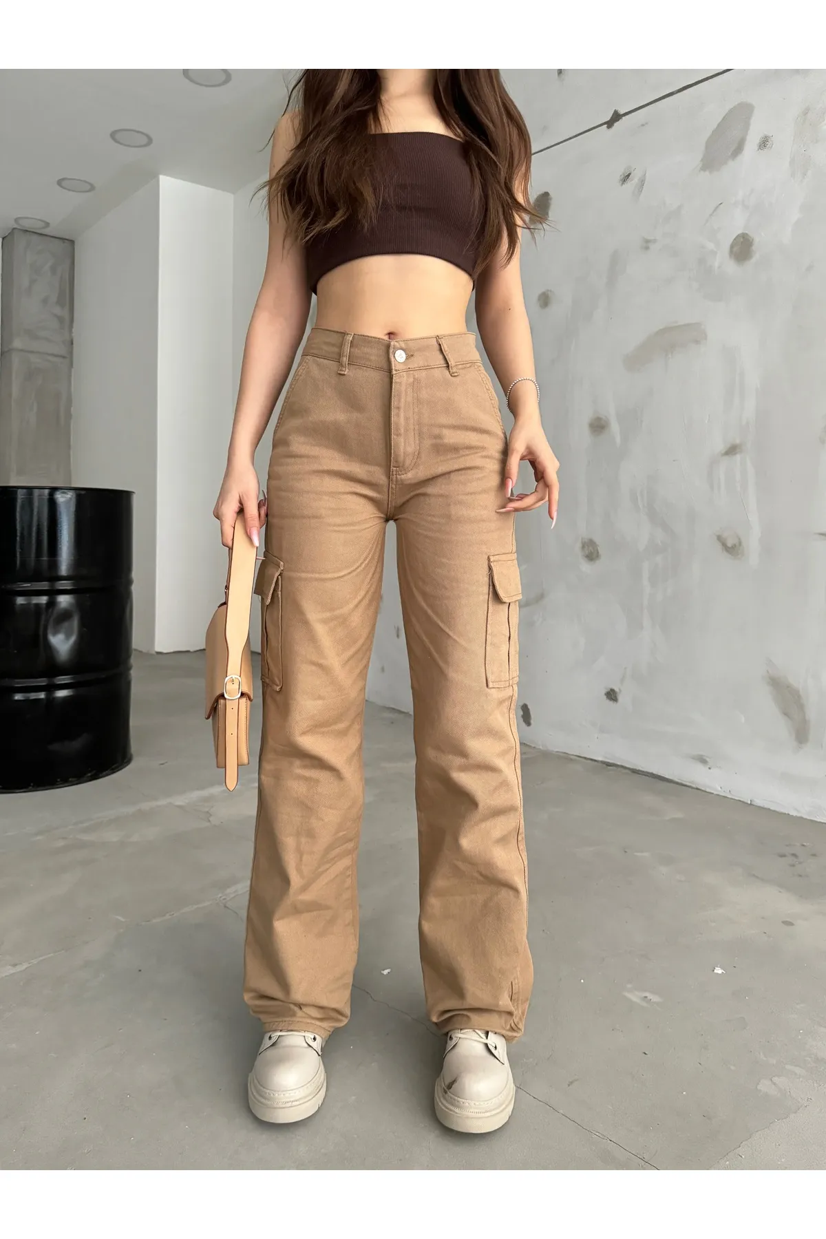 BİKELİFE  Nerzfarbene Cargohose für Damen mit hoher Taille und weitem Bein