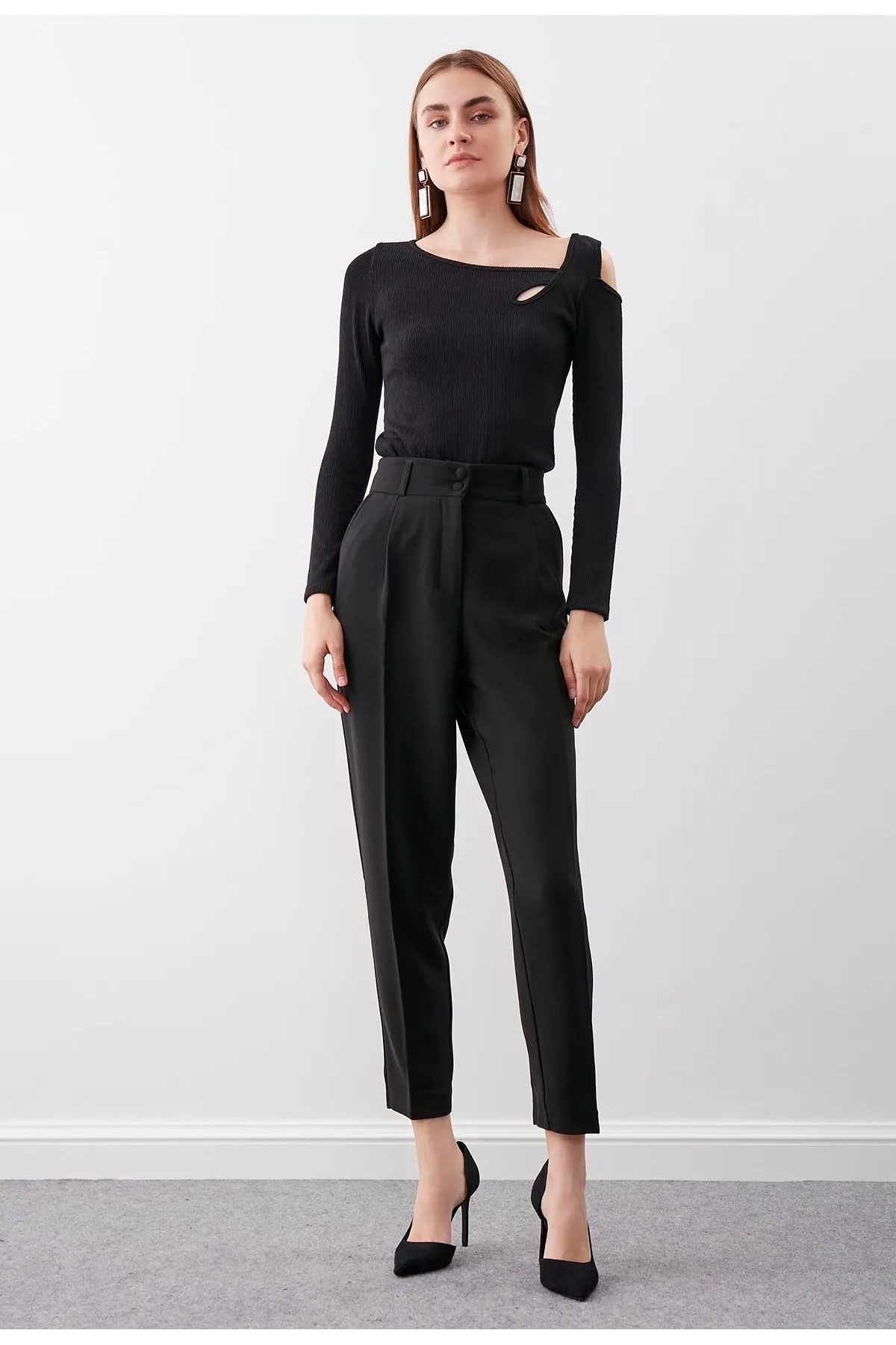 Vitrin  Karottenhose mit zwei Knöpfen