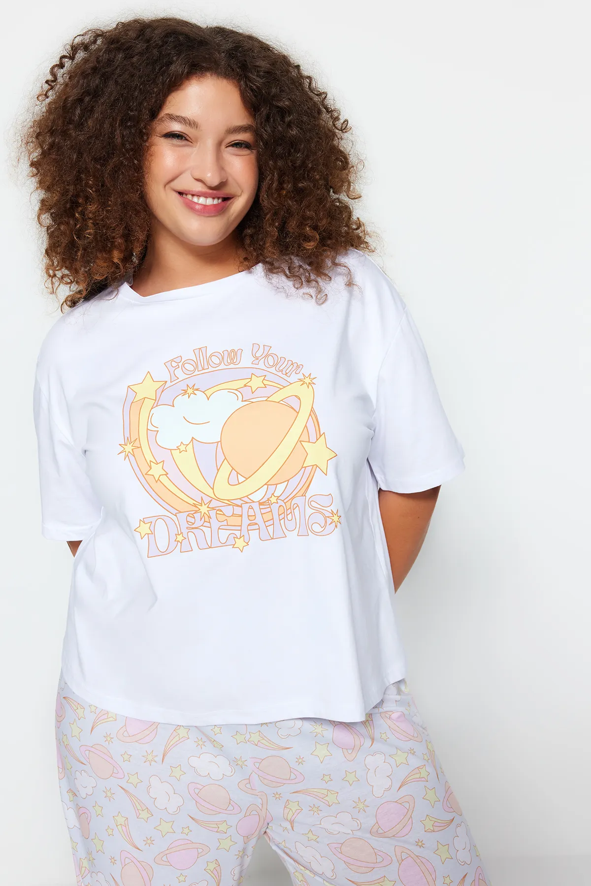 Trendyol Curve  Rosa bedrucktes Strickpyjama-Set TBBAW24AI00023