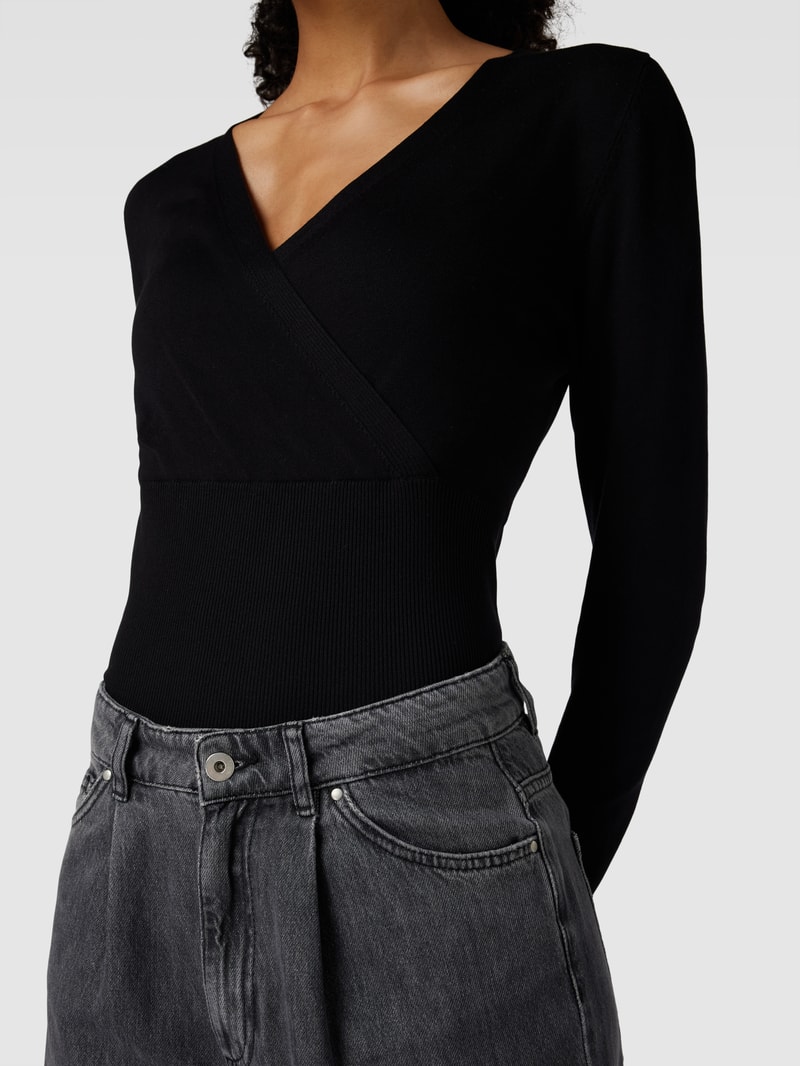 Strickpullover in Wickel-Optik in schwarz