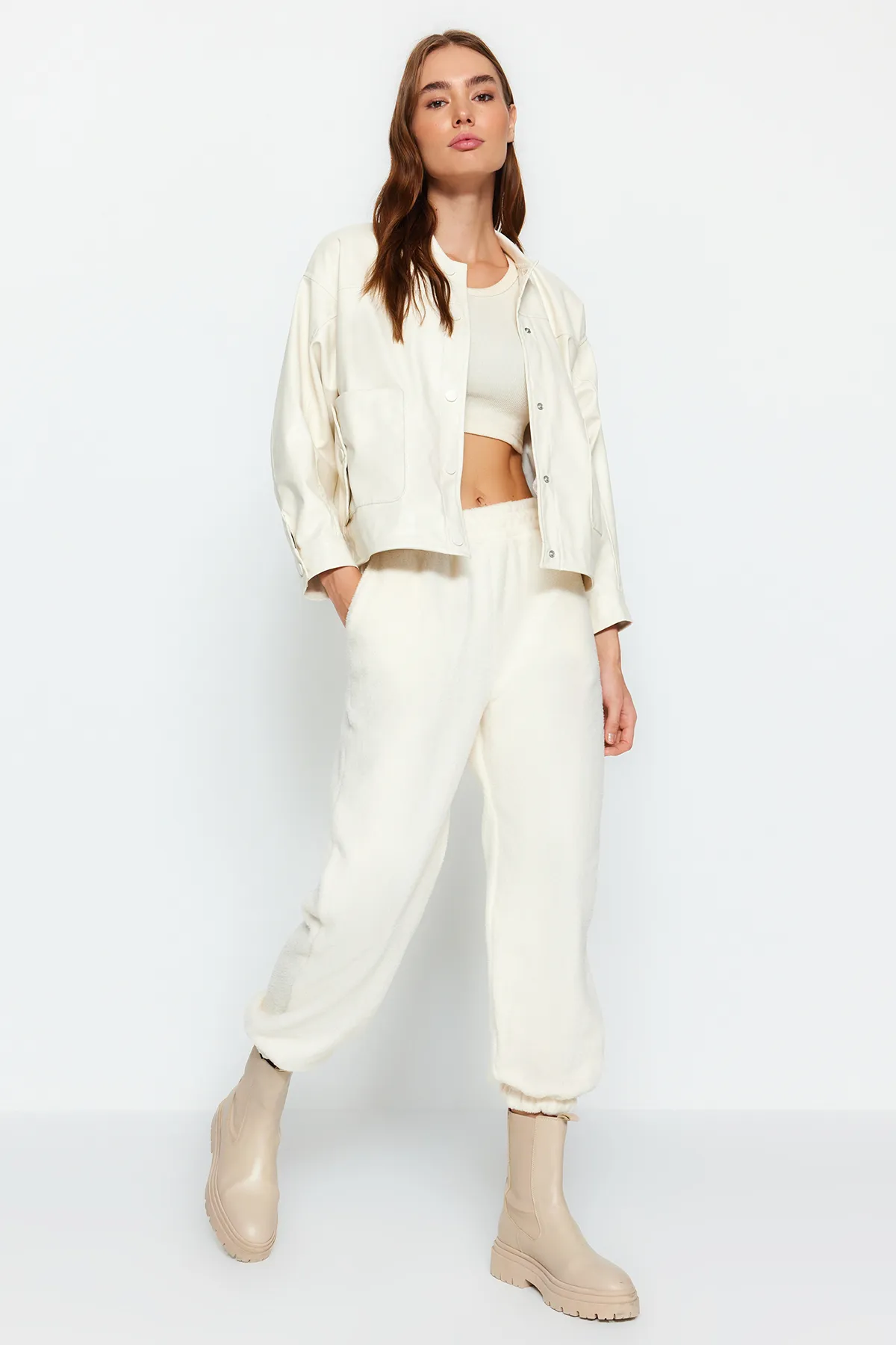 Trendyol Collection  Winter Essentials Ecru Dicke Fleece Lose Jogger Gestrickte Jogginghose TWOAW24EA00017