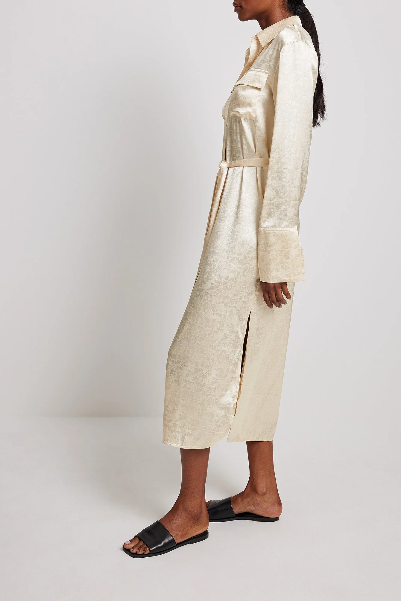 Satin maxi-Hemdkleid