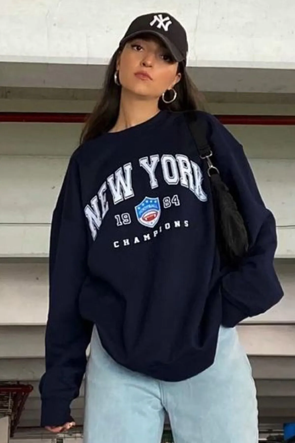 MODAGEN  Marineblaues, bedrucktes Oversize-Sweatshirt „New York“ mit Rundhalsausschnitt