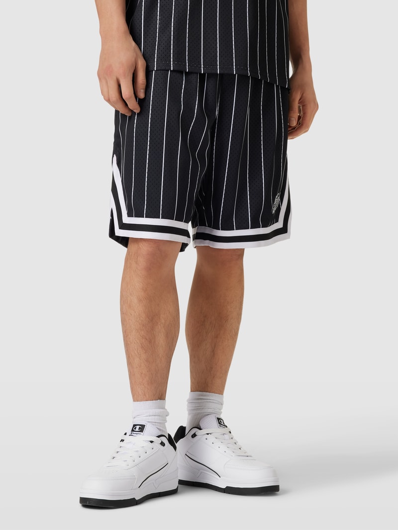 Sweatshorts mit Label-Patch Modell 'Varsity' in schwarz
