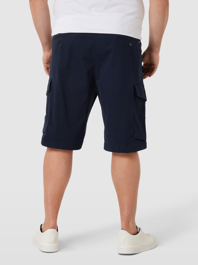 PLUS SIZE Cargoshorts mit Label-Details in marineblau