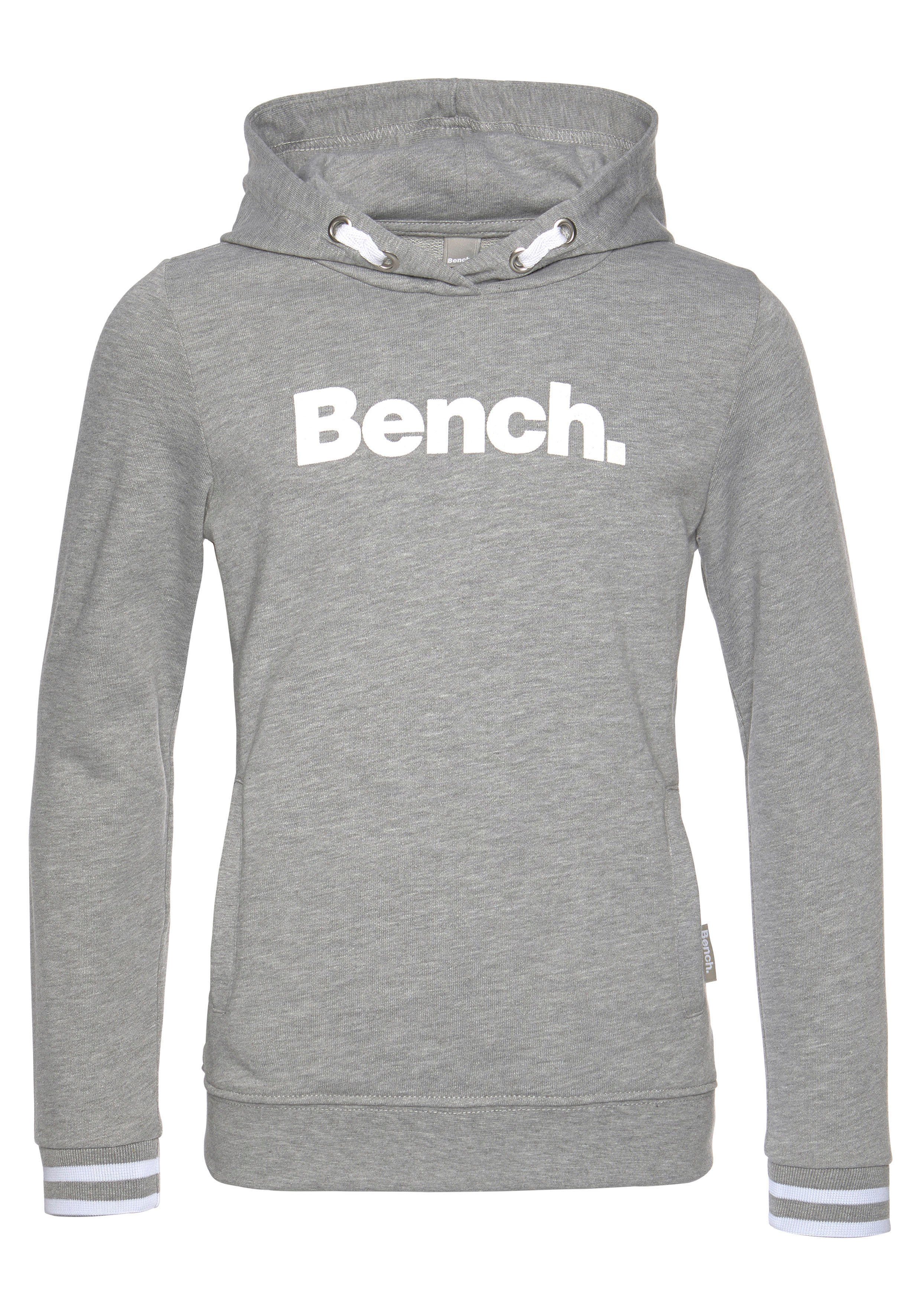 Bench. Kapuzensweatshirt mit Frontdruck
