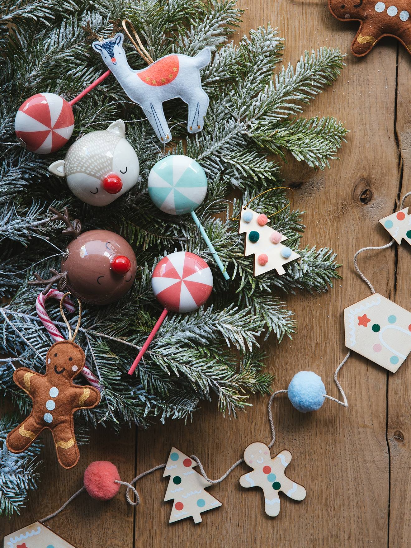Vertbaudet Weihnachtsgirlande mit Holz-Anhängern - natur