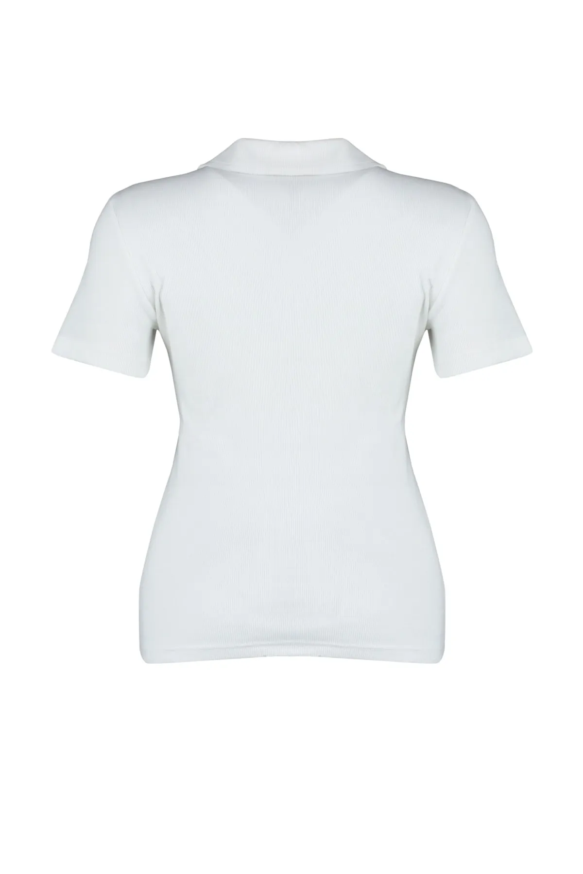 Trendyol Curve  Weiße schnurgebundene Strickbluse TBBSS22BZ0750