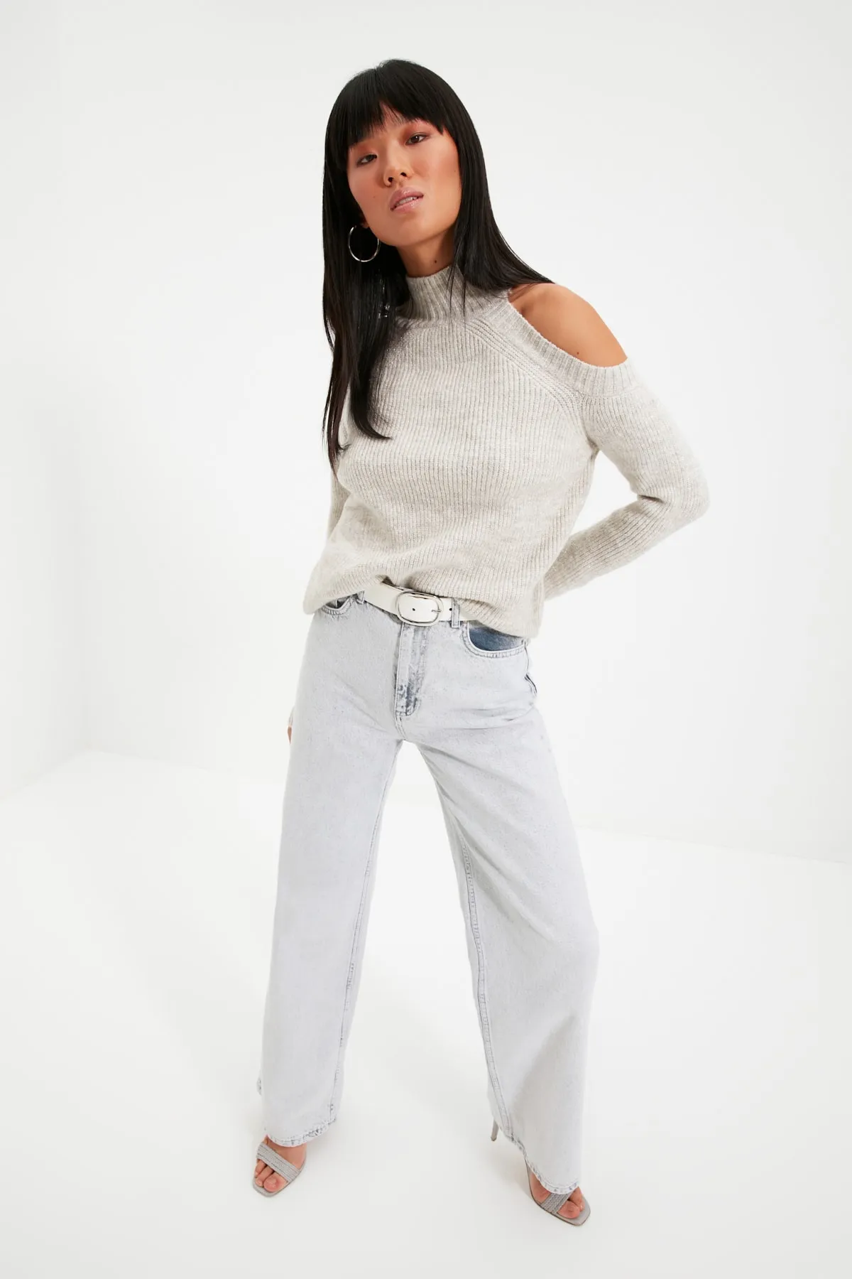 Trendyol Collection  Strickpullover mit steinglitzerndem Fenster/Ausschnittdetail TWOAW20XS0006