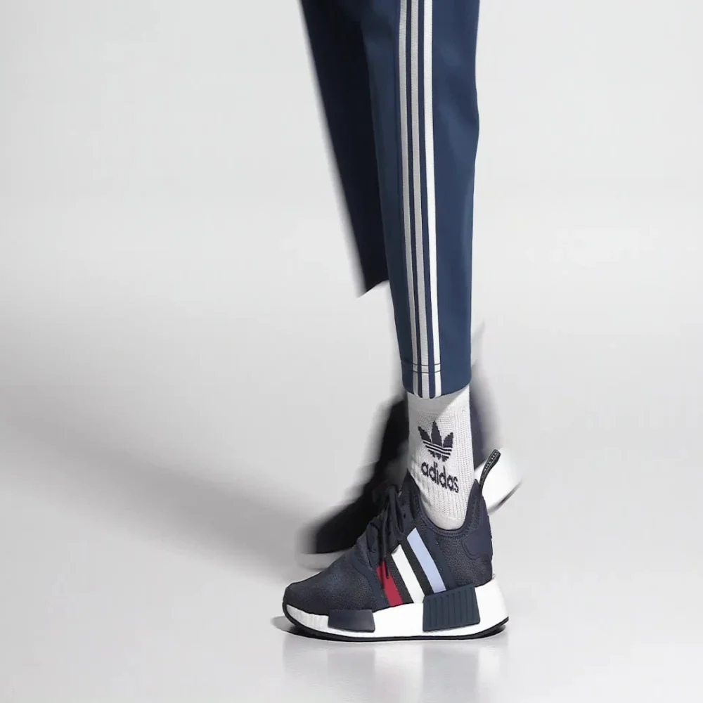 adidas NMD R1 HQ4450 / blau