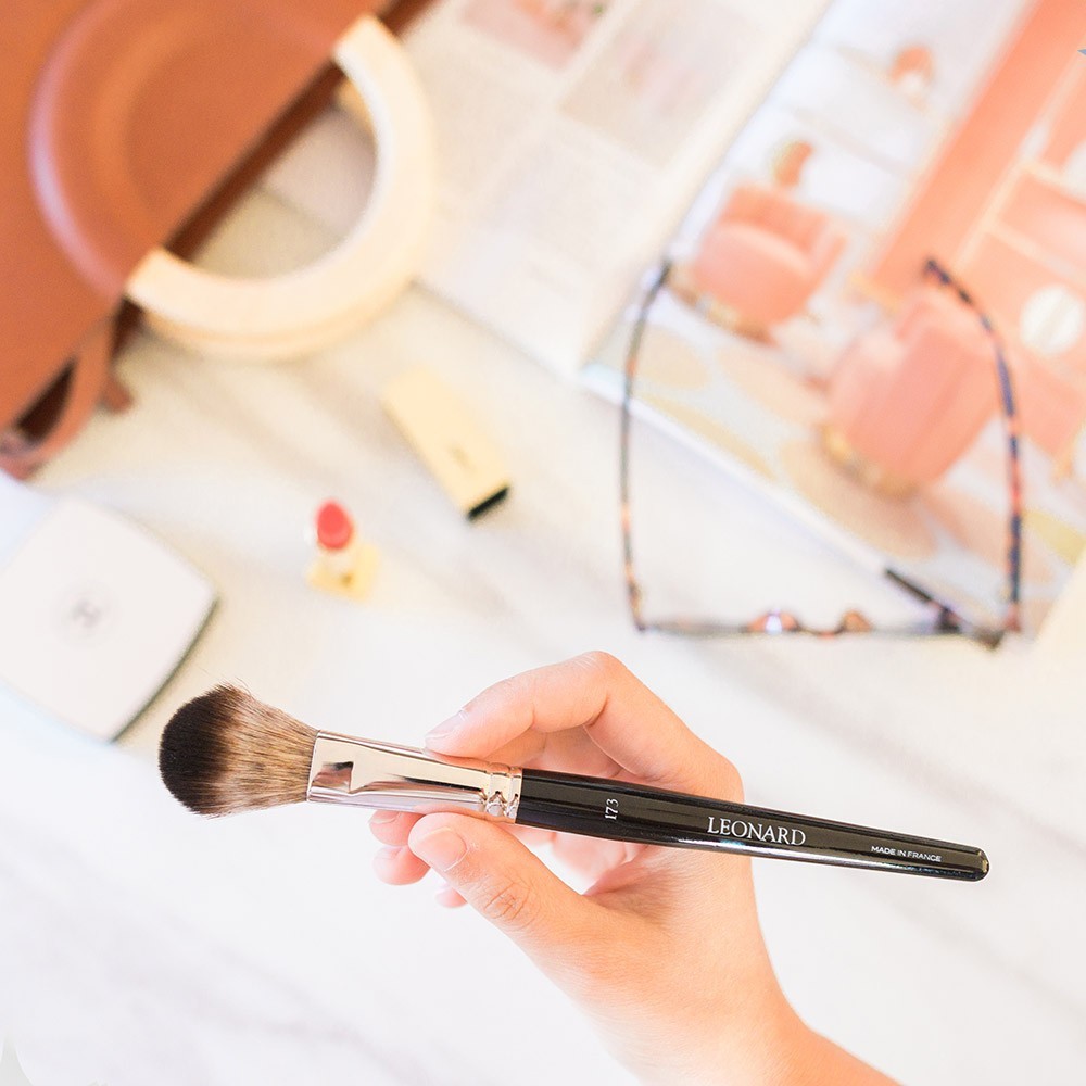 Leonard Brushes Pensulă plată, bombată pentru blush