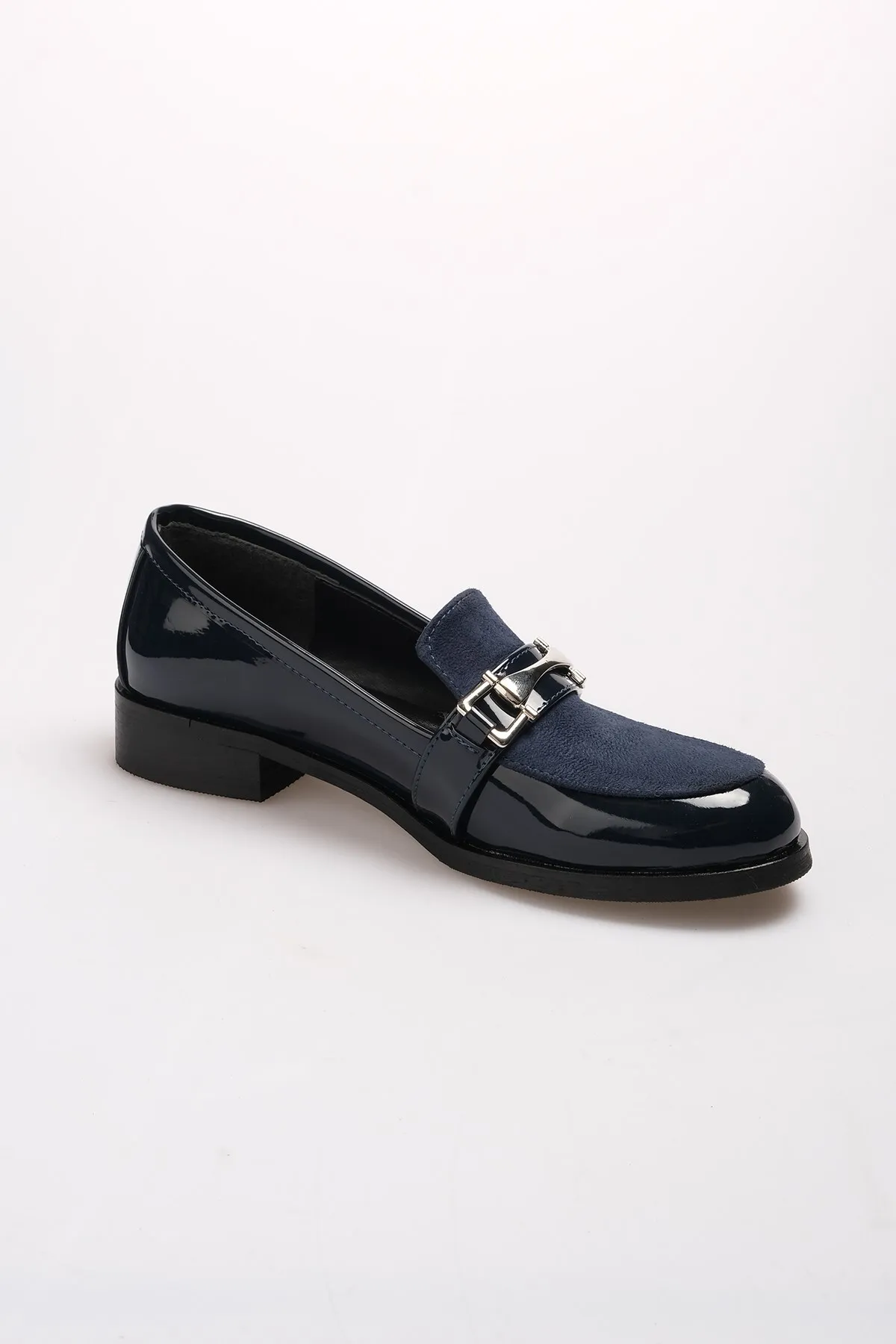 Mio Gusto  Marineblaue, flache Oxford-Schuhe aus Lackleder und Wildleder für Damen