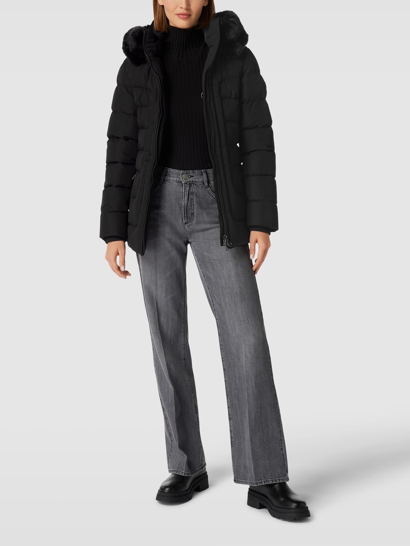 Funktionsjacke mit abnehmbarer Kapuze Modell 'Belvitesse Medium' in schwarz