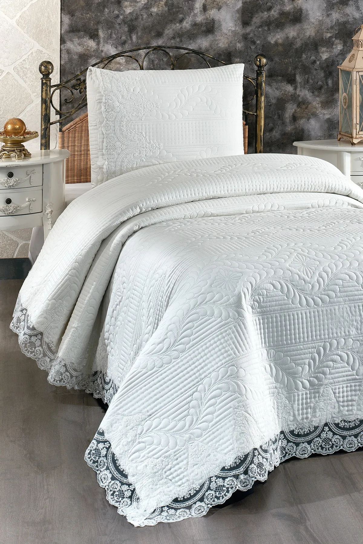 Çeyiz Diyarı  Gesteppte Tagesdecke für Einzelbett, Simirna-Spitze, Creme