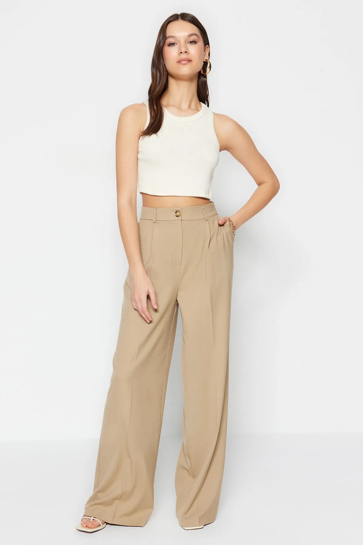 Trendyol Collection  Khakifarbene Hose mit weitem Bein zum Aufbügeln, TWOSS23PL00326
