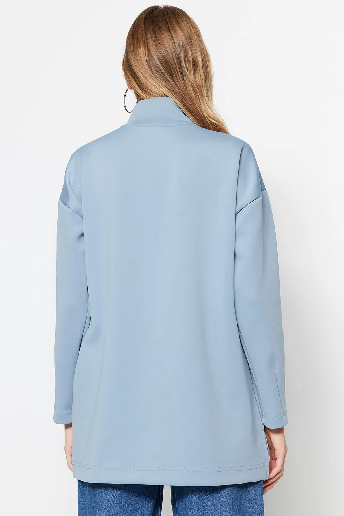 Trendyol Modest  Blaues, schlicht gestricktes Taucher-/Scuba-Sweatshirt mit Reißverschluss und detailliertem Ausschnitt TCTAW23TW00198