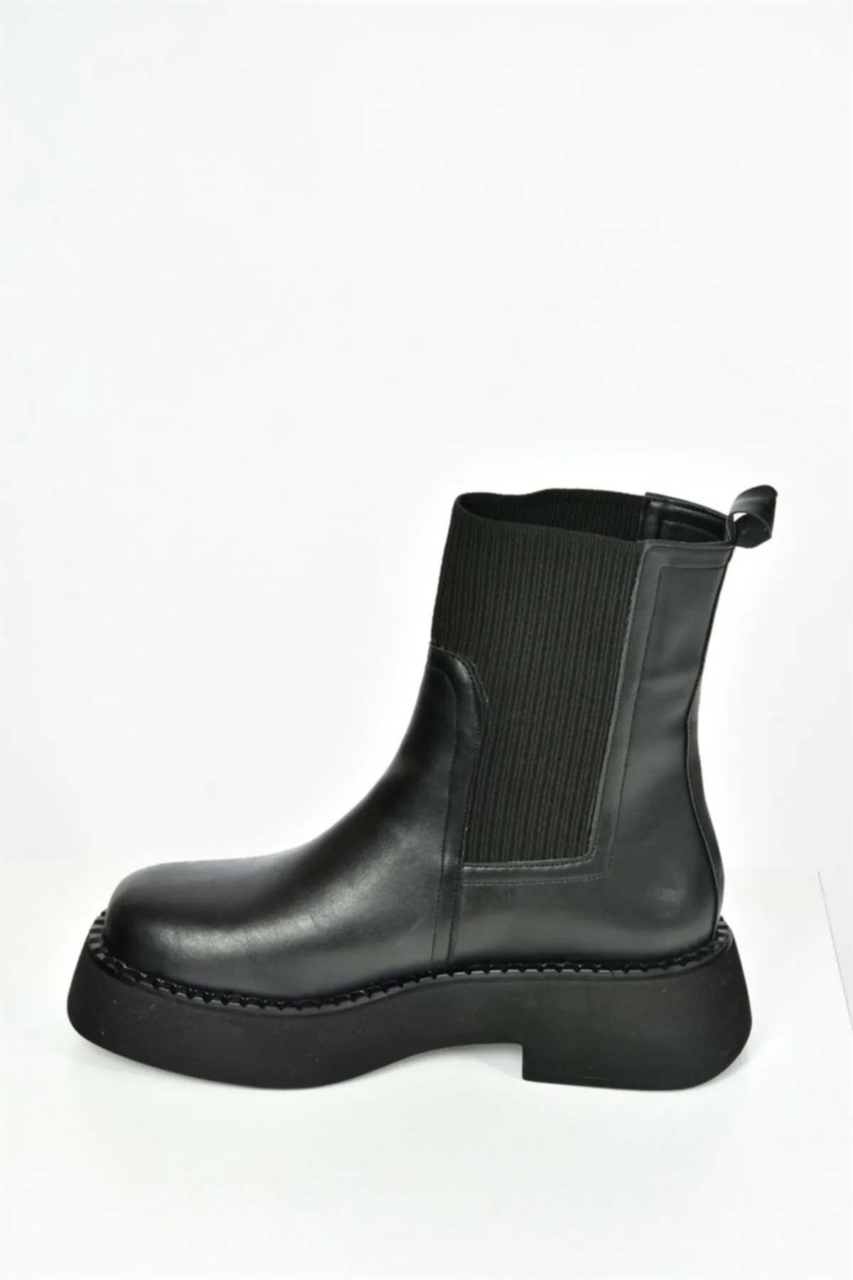 Fox Shoes  Schwarze Damen-Damenstiefel mit dicken Sohlen L610130209