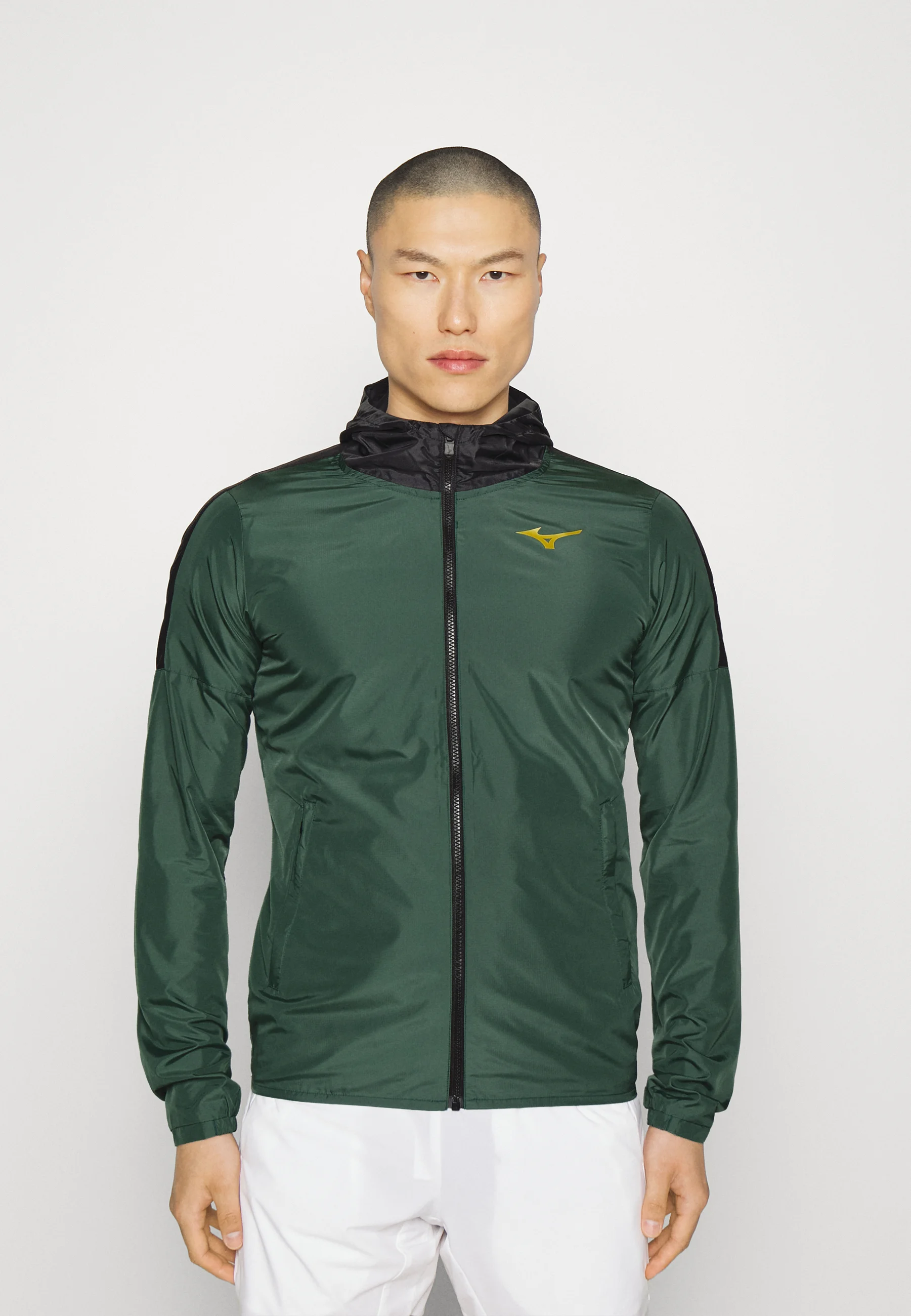 Chaqueta con capucha Mizuno - Cortavientos