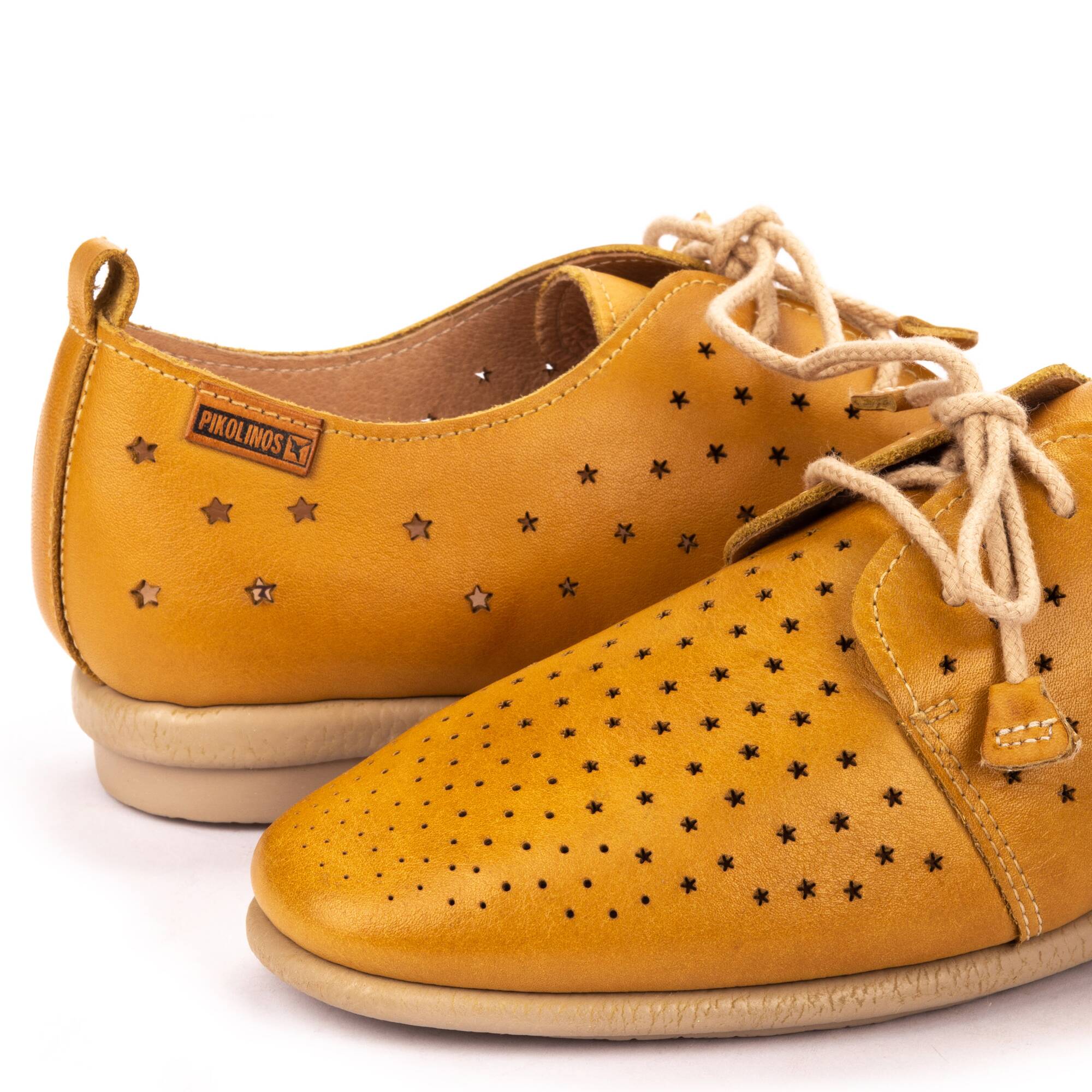 buty sznurowane - MIÓD
