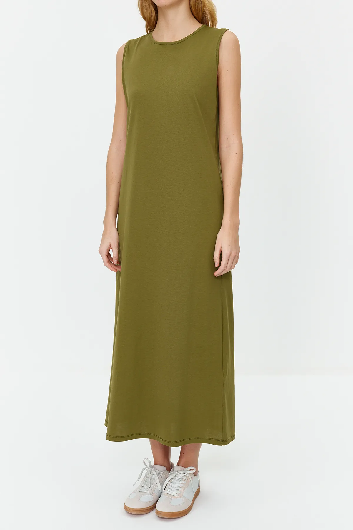 Trendyol Modest  Khakifarbenes, ärmelloses Kleid mit Futter und Unterlage TCTSS21UK0034