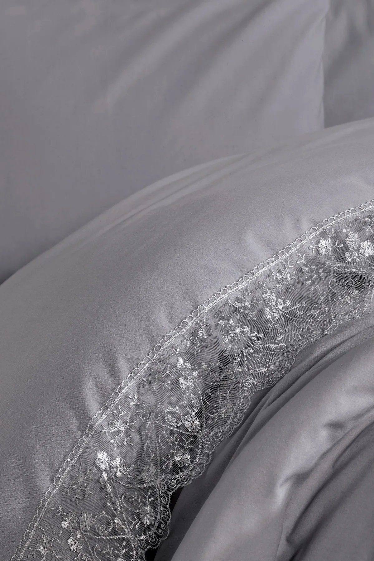Çeyiz Diyarı  Französisches Spitzen-Patya-Mitgift-Bettbezug-Set, Grau