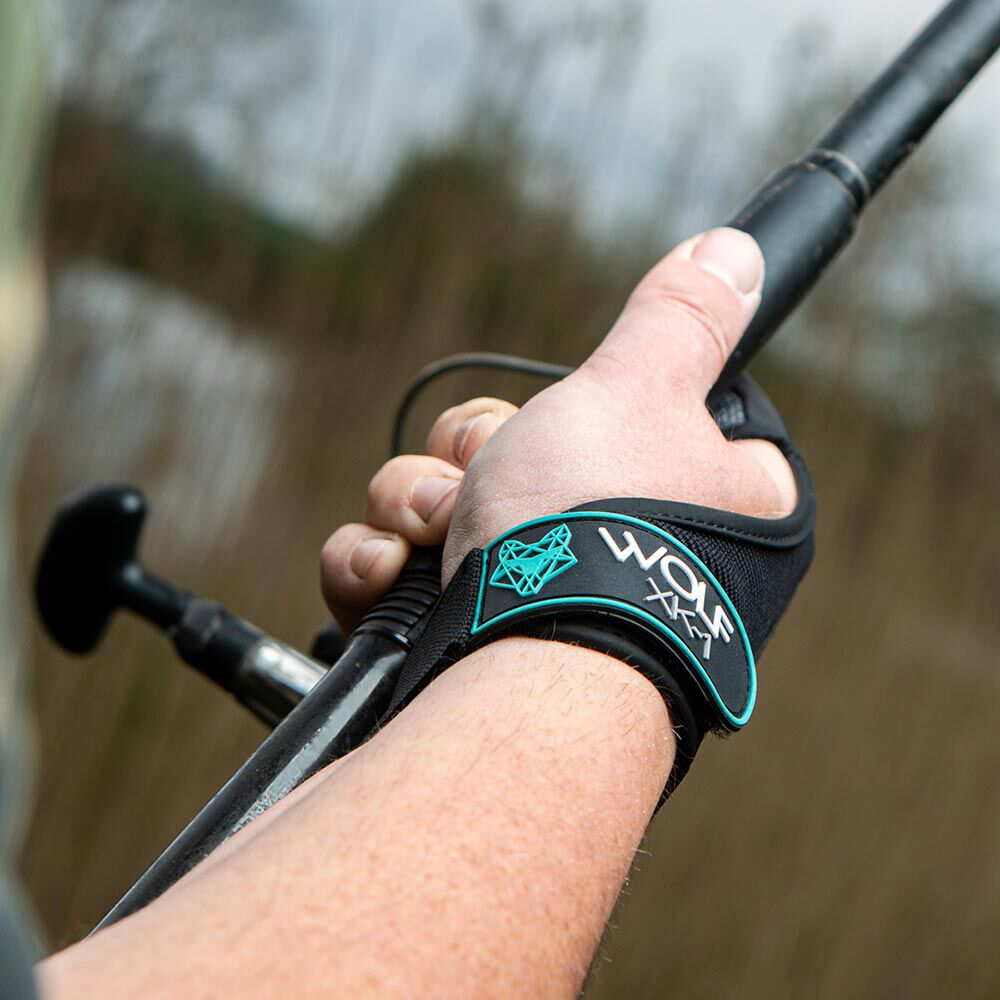 wolf kevlar casting glove black