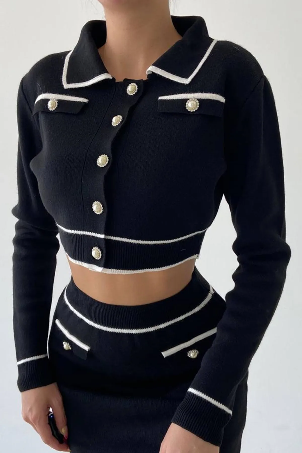 lovebox  Flexibler Strickstoff, Polokragen mit Knopfleiste, langärmeliges kurzes Sweatshirt und Rock, schwarzes Unterteil, Oberteil, Set 185