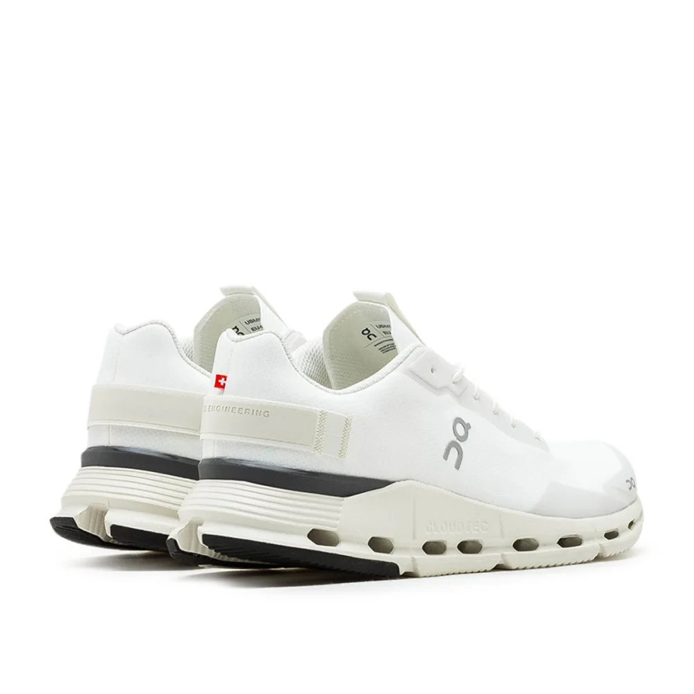 ON Cloudnova Form 26.98483 / weiss