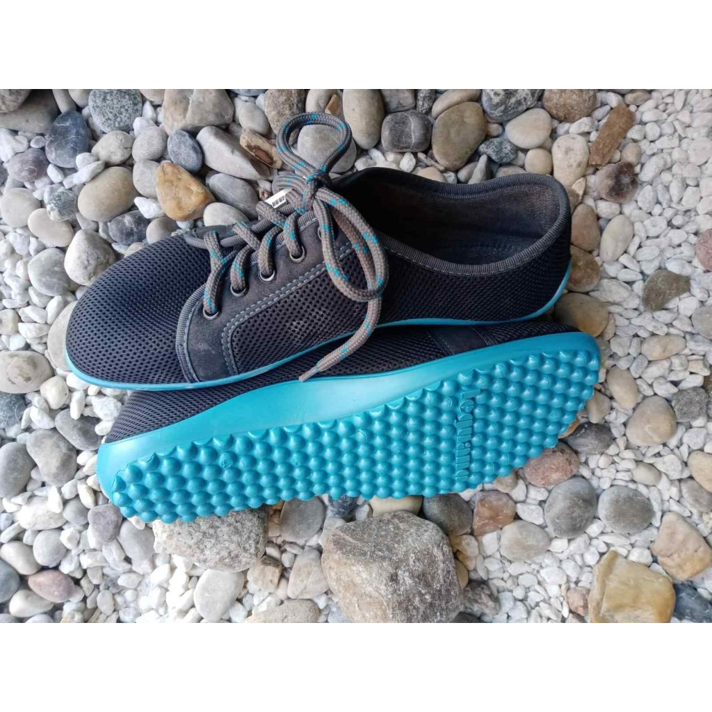 Leguano Aktiv anthrazit, blaue Sohle sportliche Barfußschuhe